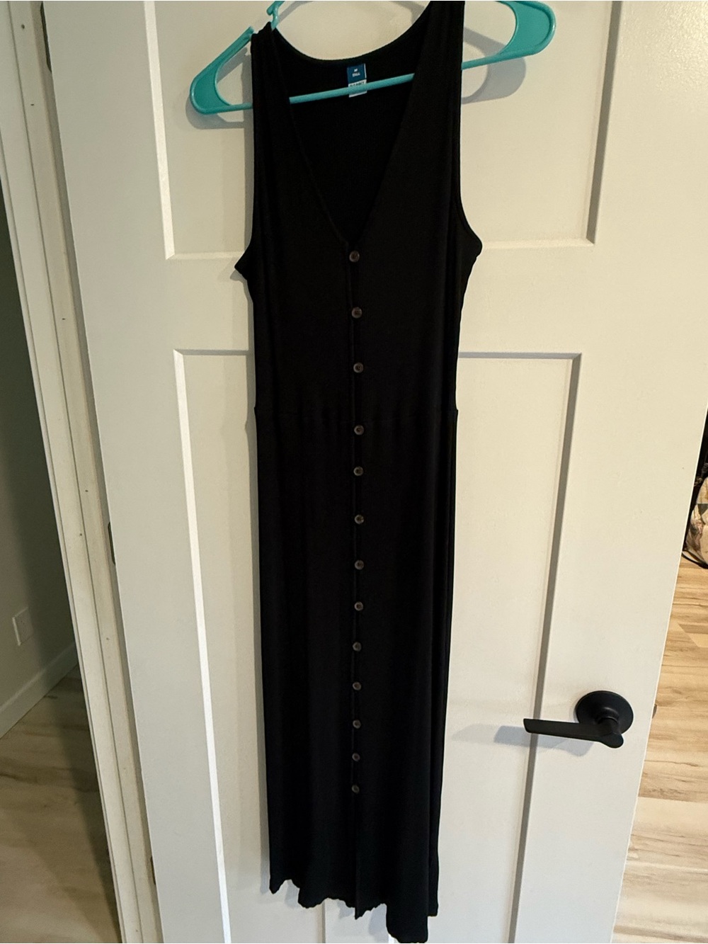 Old Navy Black Sleeveless Button-Front Maxi Dress